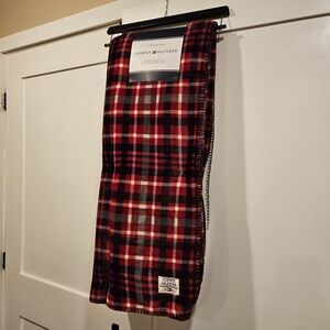 NWT Tommy Hilfiger Plush Sherpa Throw